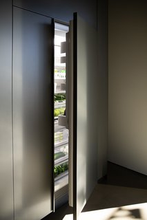 The Column Refrigeration appliances are available in various widths, providing you with the design freedom to seamlessly mix and match refrigerator and freezer combinations to suit the needs of your kitchen.