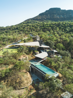 A Staggering Retreat in Western India Follows the Contours of Hills and Forest - Photo 1 of 8 -