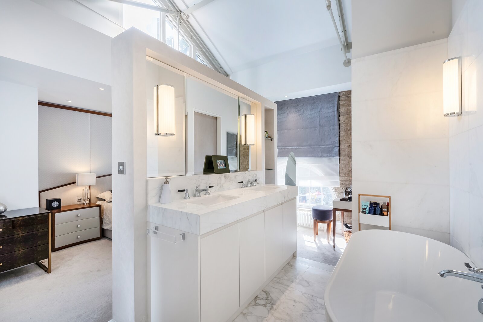 Photo 7 of 10 in A Penthouse Loft With a Rooftop Jacuzzi Lists for $5 ...