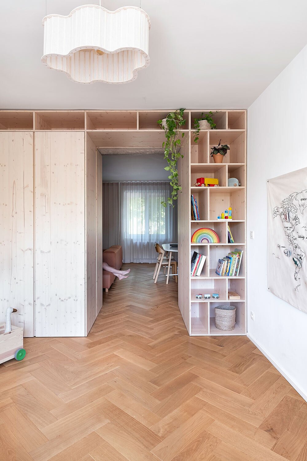Picture of Photo 10 of 15 in A Brutalist ’60s Apartment Gets a Bright and Airy ...