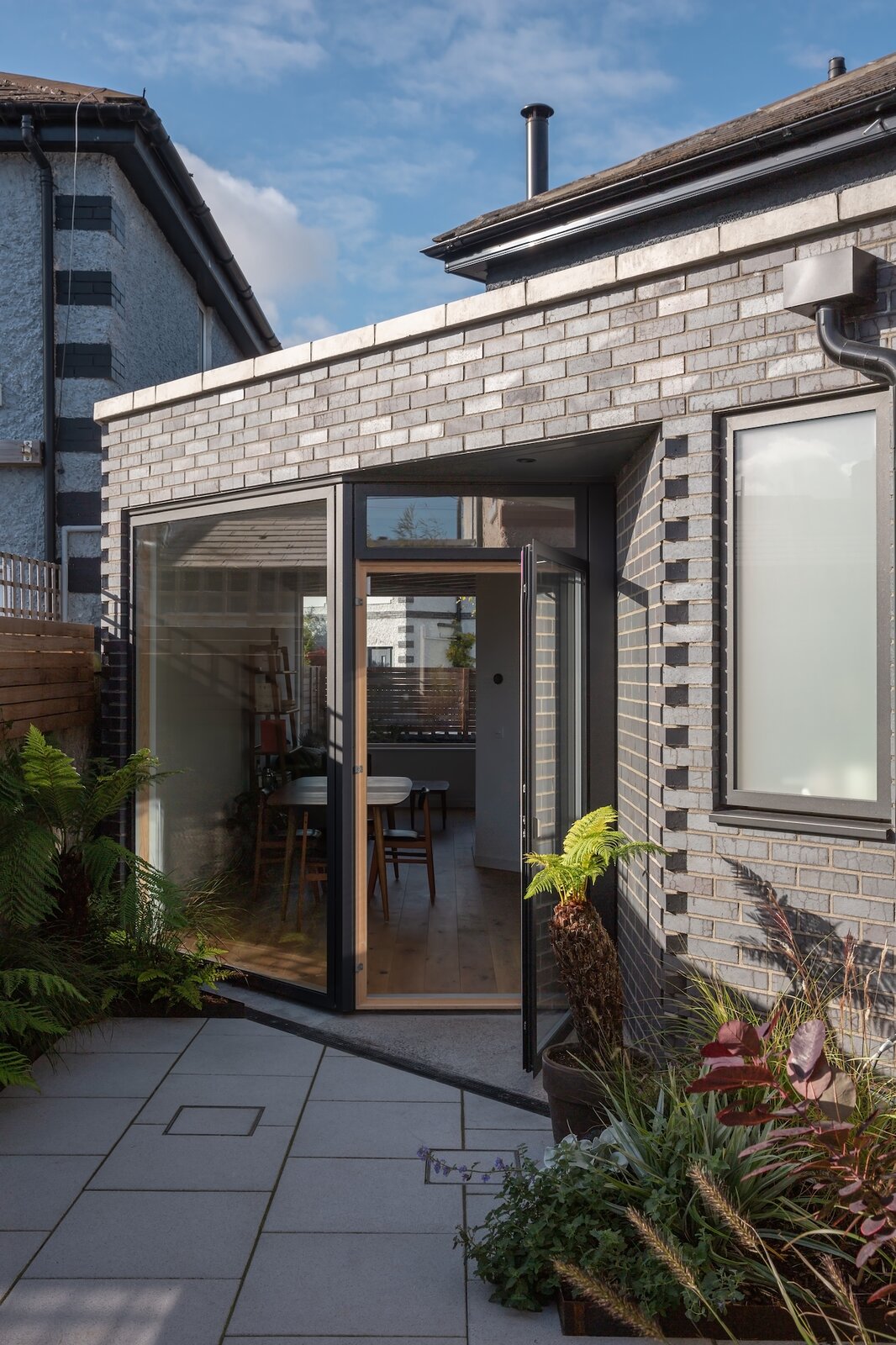 Photo 15 of 17 in An Awkward Dublin Home Turns a Corner With a Smart ...