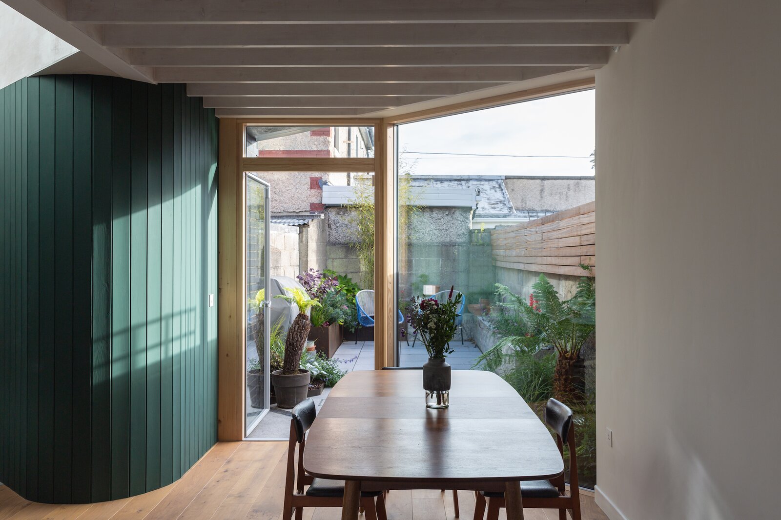 Photo 14 of 17 in An Awkward Dublin Home Turns a Corner With a Smart ...