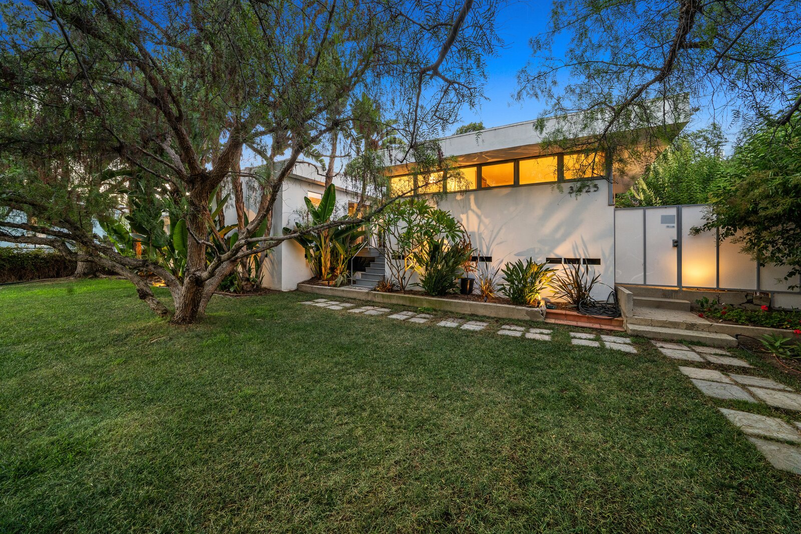 Photo 9 of 11 in The Legendary Lukens House Is Up for Grabs Again in