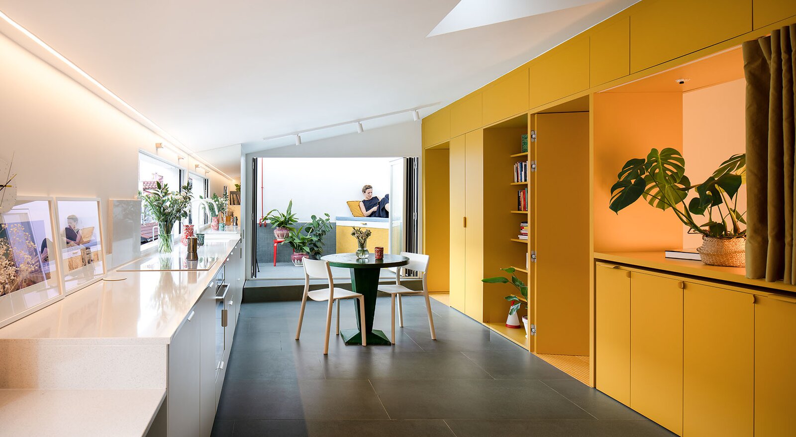 Photo 3 of 21 in This 506-Square-Foot Apartment Lives Large With Cheery ...