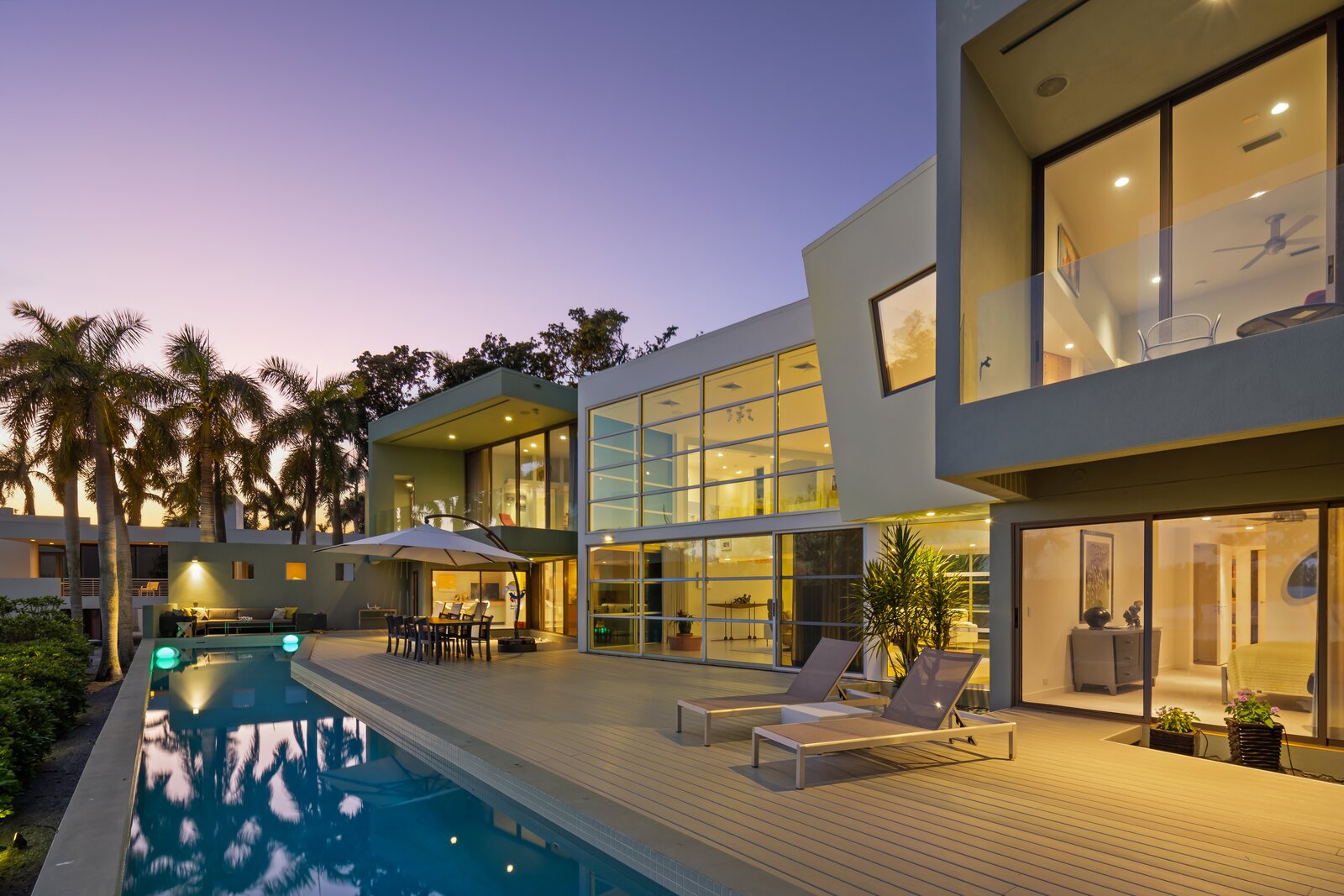 Photo 11 of 11 in The Curvy, Colorful Home of Architect Don Chapell