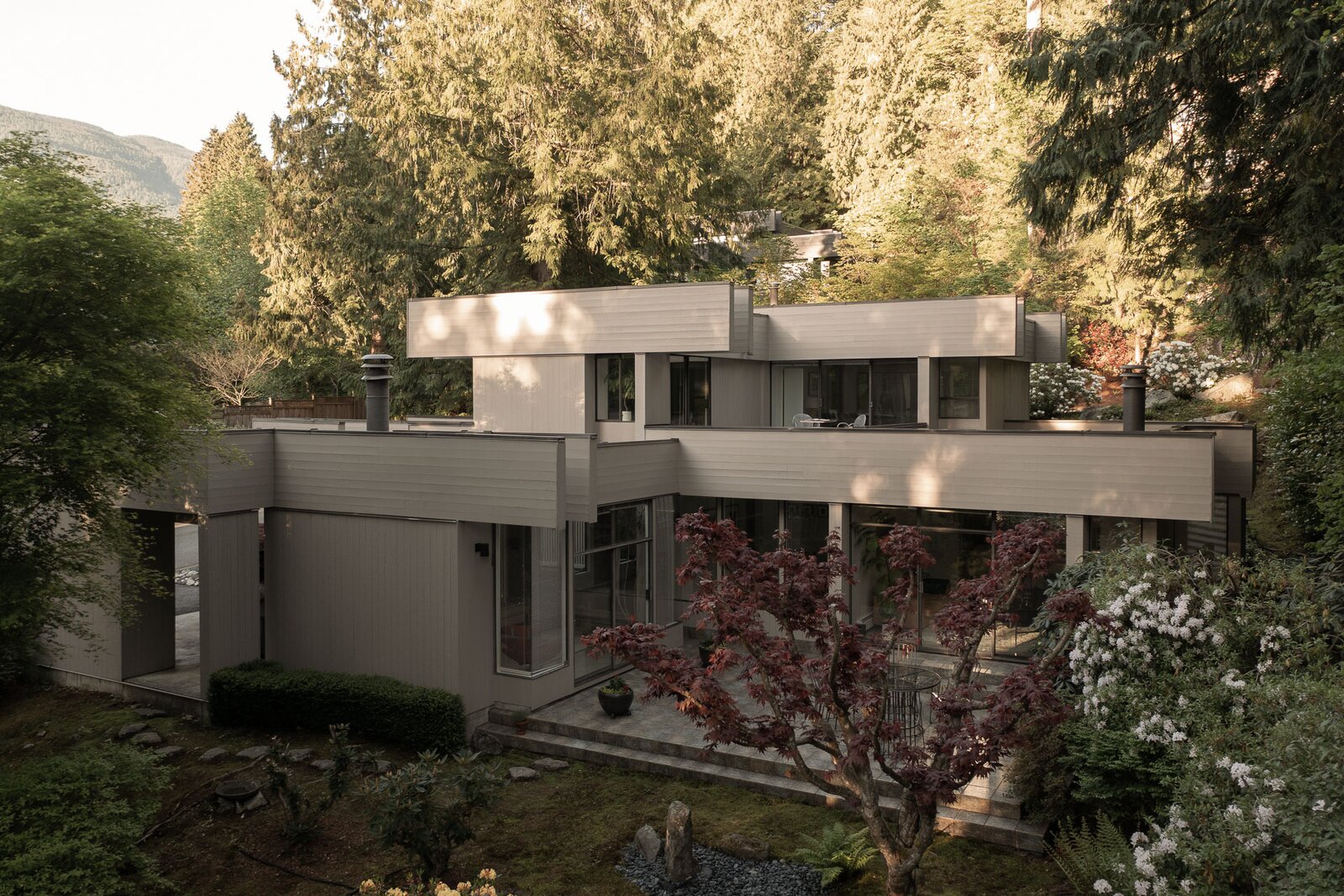 Photo 1 of 10 in In Vancouver, a Home by One of Canada’s Greatest ...