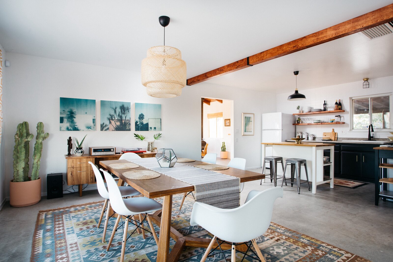 Photo 4 of 8 in This 549K Joshua Tree Home Comes With a Hot Tub and a