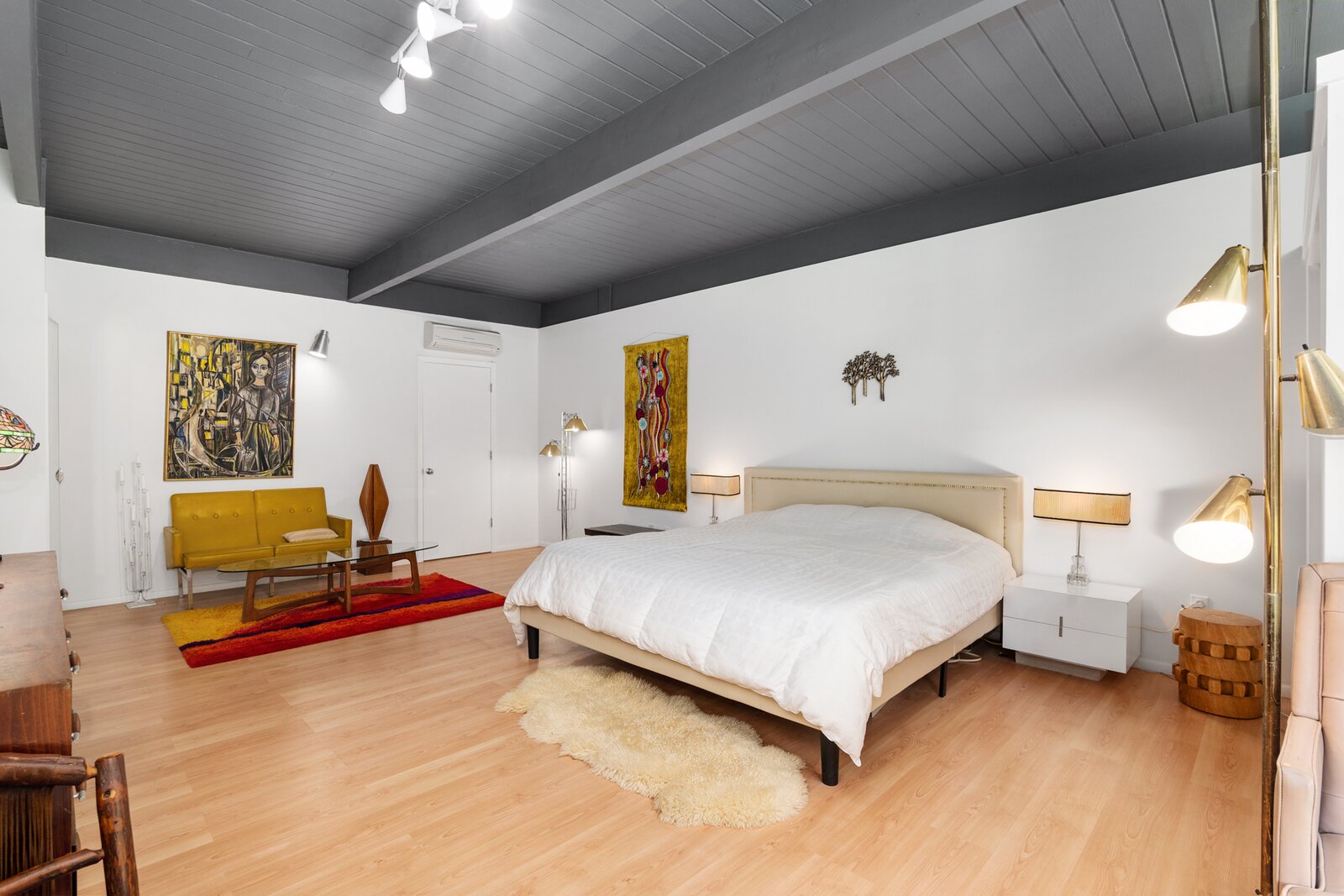 photo-6-of-10-in-in-florida-a-massive-midcentury-home-hits-the-market