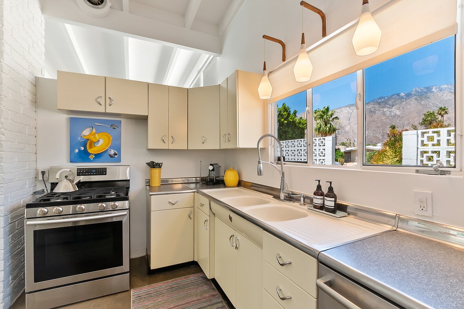 Photo 4 of 8 in Asking 1.3M, This Palm Springs Midcentury Checks All