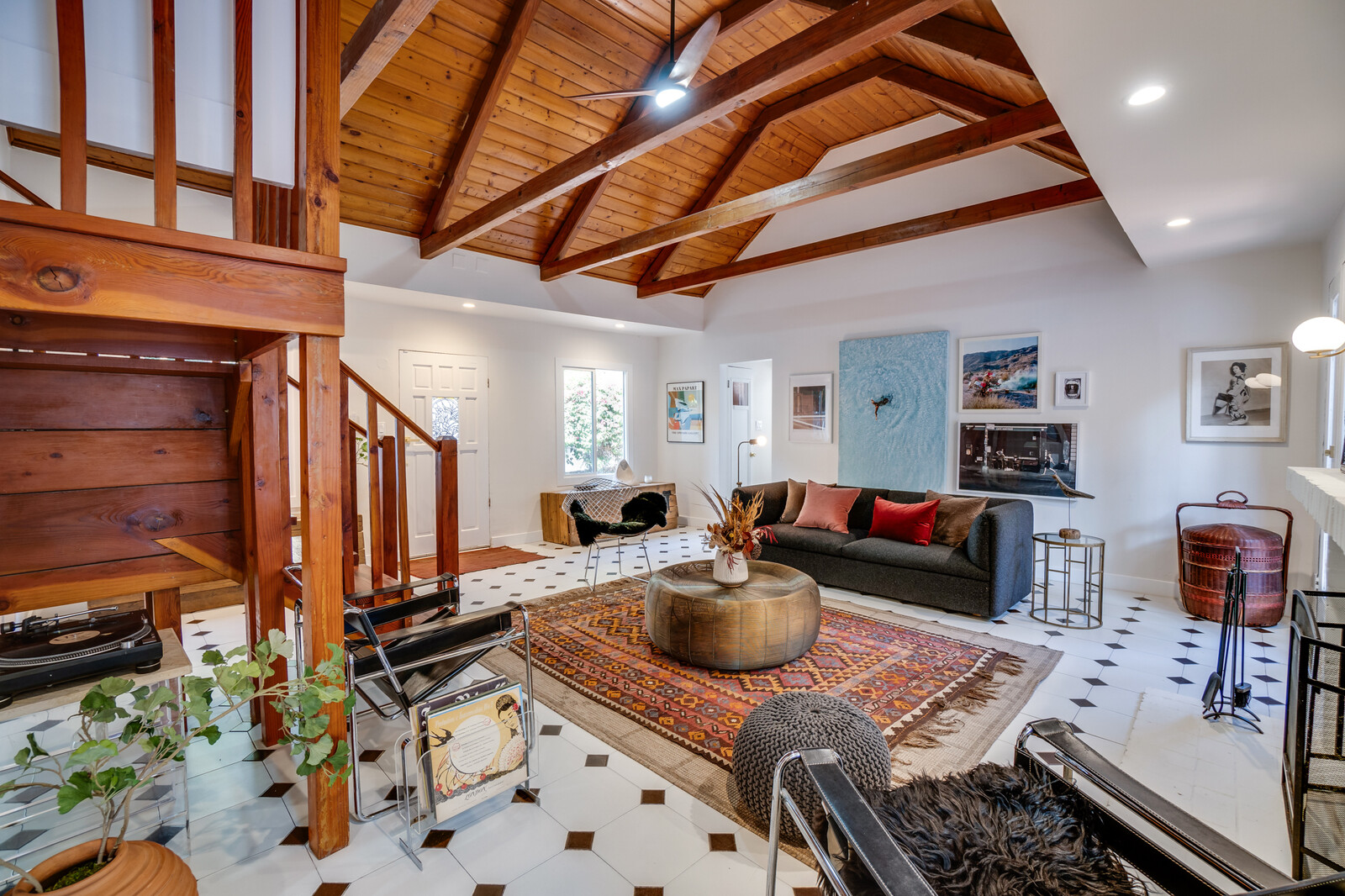 Photo 2 of 9 in Enter Your Laurel Canyon Era With a Charming Cottage ...