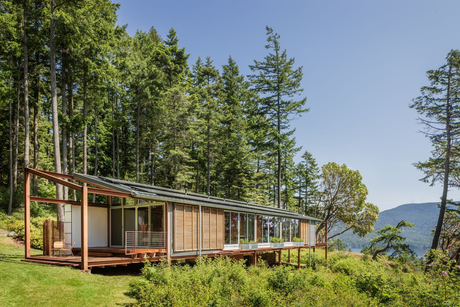 The Island Home of a Famed Pacific Northwest Architect Surfaces for .8M