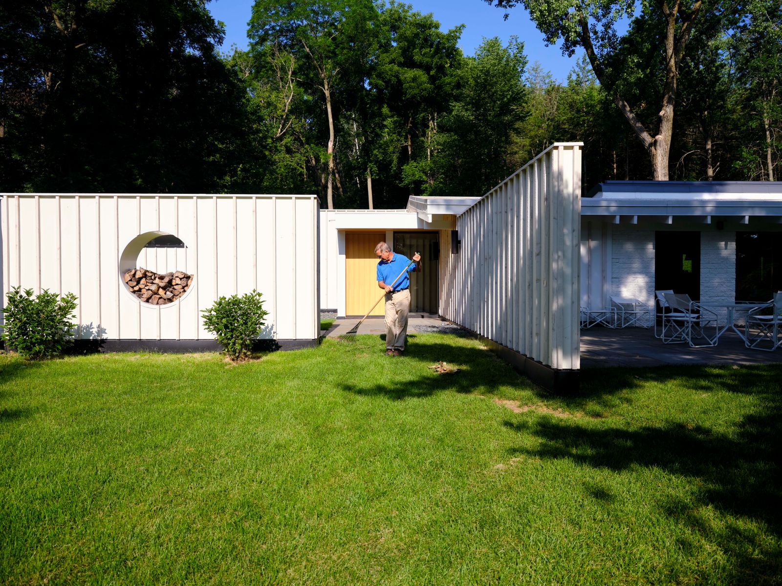 Jens Risom’s Style Lives On at His Son’s Multigenerational Midwest Midcentury