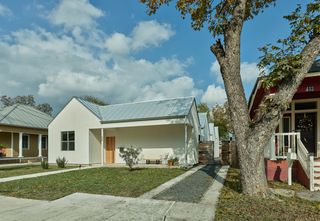Three Interior Courtyards Let a Family Maintain Suburban-Level Privacy in San Antonio
