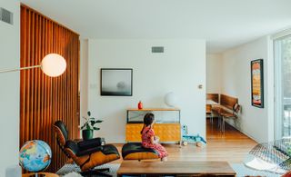 These Midcentury Town Houses in Chicago Are More Desirable Than They’ve Ever Been