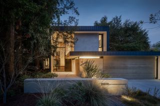 A Palo Alto Treehouse Designed Around Oaks and Redwoods