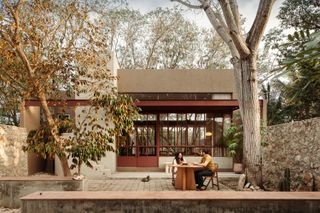 Construction Diary: They Built Their Serene Mérida Home Without Felling a Single Tree