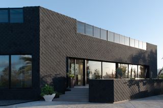 How They Pulled It Off: Updating—and Fireproofing—an ’80s Home in a "Very High-Risk" Zone