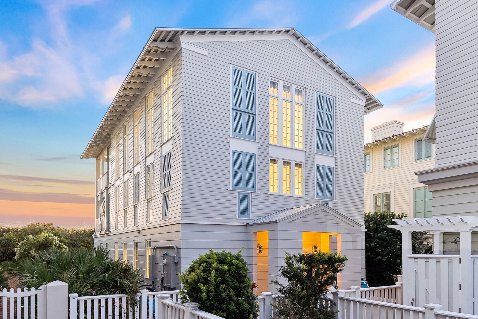 A Santa Rosa Beach Retreat Offers Panoramic Gulf Views for $11.5M