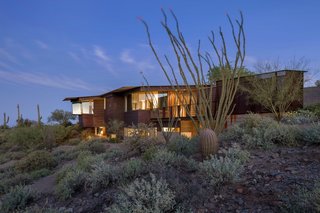 We'll also be exploring the Byrne Residence, another home designed by Will Bruder of Will Bruder Architects. With the implementation of patios and courtyards with both shaded and exposed areas, this sculptural house is built for year-round indoor/outdoor living. The angular orientation of the structure allows for optimal views of the Sonoran Desert.