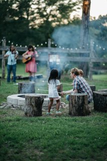 A corral fire pit brings everyone together, whether it’s to roast marshmallows or listen to some acoustic tunes. 