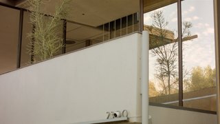 Since the Nest Cam Outdoor is simple to install, Lorenzen wasn’t worried about attaching it the house. She cleverly placed it inside one of the address numbers on the front of the residence in order to keep an eye on who’s coming in and out from the street.