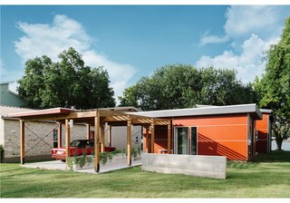 This Texas Lake House Isn't Afraid to Let the Light In - Photo 3 of 3 - #dwellPOW