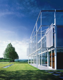 Phifer designed screens made out of aluminum mesh filters that pivot in order to control sunlight intake throughout the day.