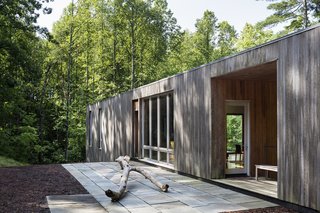 The siding is made up of untreated cypress. You can see how each section has weathered differently, depending on how much exposure it's received since its completion in 2013.<span> <a href="/discover/dwelllpow">#dwelllpow</a></span>