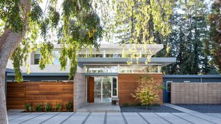 A Year of Careful Study Leads to a Thoughtful Renovation of a 1949 Eichler