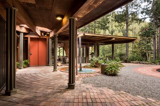 861 Lovell Avenue in Mill Valley, California, is surrounded by redwood trees and offers the California dream of living an indoor/outdoor lifestyle. Sounds of the Cascade Falls stream in from the East, while the afternoon sun floods the courtyard and swimming pool to the West. 