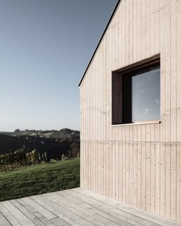 A Former Wine Press House Becomes a Modern Vineyard Home - Photo 5 of 14 -