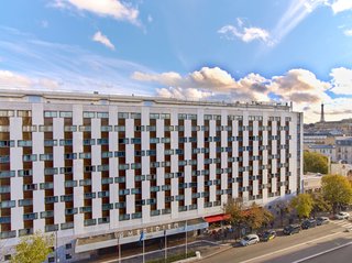 The Largest Hotel in Paris Gets a Midcentury Modern Update - Photo 1 of 5 -