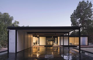 Pierre Koenig’s Case Study House #21 in the Los Angeles neighborhood of Laurel Canyon.