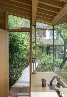 Sited just steps from the main house, it’s now a welcoming retreat that they share.