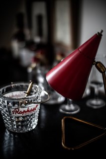 The hotel’s creators emphasize that context and history should always be the starting points for conceptualizing a space. Distinctive pops of red, seen in objects and furnishings throughout the hotel, play on the signature color found in local Pigalle cabarets. 