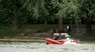 The Amphicar 770 Is A Car No One Understands, Everyone Loves - Photo 7 of 11 -