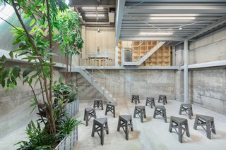 Blue Bottle Coffee Nakameguro Cafe by Schemata Architects - Photo 4 of 5 -