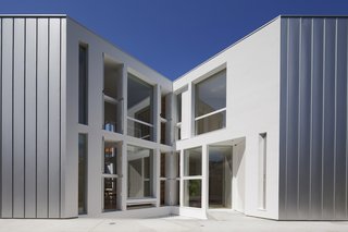 House with 30,000 Books by Takuro Yamamoto Architects - Photo 4 of 6 -