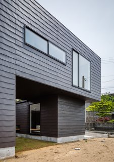 Residence in Sotohisumi by Nakasai Architects - Photo 1 of 6 -