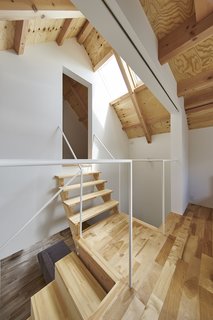 House in Suwamachi by Kazuya Saito Architects - Photo 5 of 8 -