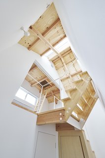 House in Suwamachi by Kazuya Saito Architects - Photo 6 of 8 -