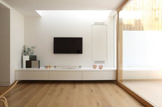 Extension to a Private House by Tamir Addidi Architecture - Photo 4 of 5 -