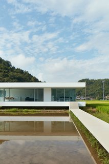 F Residence by Shinichi Ogawa & Associates - Photo 4 of 11 -