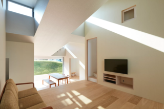 House in Tokushima by Fujiwara-Muro Architects - Photo 4 of 5 -