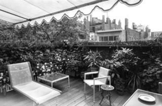 The Leisure Collection shot at Beacon Hill Terrace, c. 1967. Image from the Knoll Archive. 