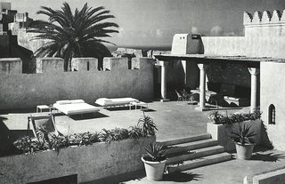 The terraces of York Castle offered ample room for sunbathing and dining en plein soleil. 