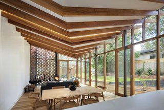Double-glazed Viridian ThermoTech glass was used for the sliding doors and windows. 
