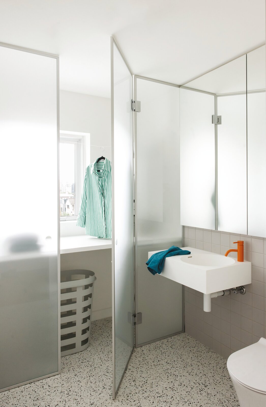 Picture of Photo 11 of 14 in This Melbourne Apartment Has the Coolest Solution for ...