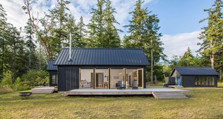 Dwell Community’s Top 20 Homes of 2017 - Photo 11 of 20 - Architect: Prentiss + Balance + Wickline Architects, Location: Quilcene, Washington