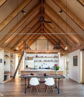 Two Connected Cabins Make Up This Spectacular Retreat in Colorado - Photo 6 of 8 -